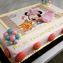 Yellow Bicycle patisserie in Sifnos - Birthday cake with Minnie mouse